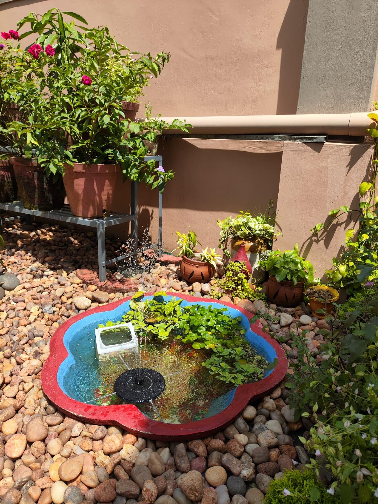 Plastic Fountain Solar Power Floating  water pump (Black)